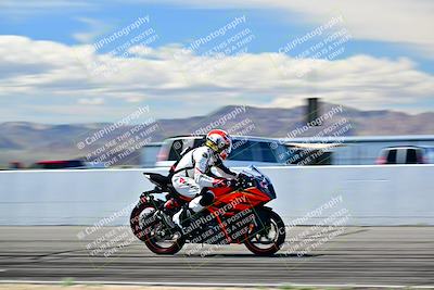media/Mar-25-2024-Moto Forza (Mon) [[8d4319bd68]]/4-Novice Group/Session 4 Front Straight Speed Pans/